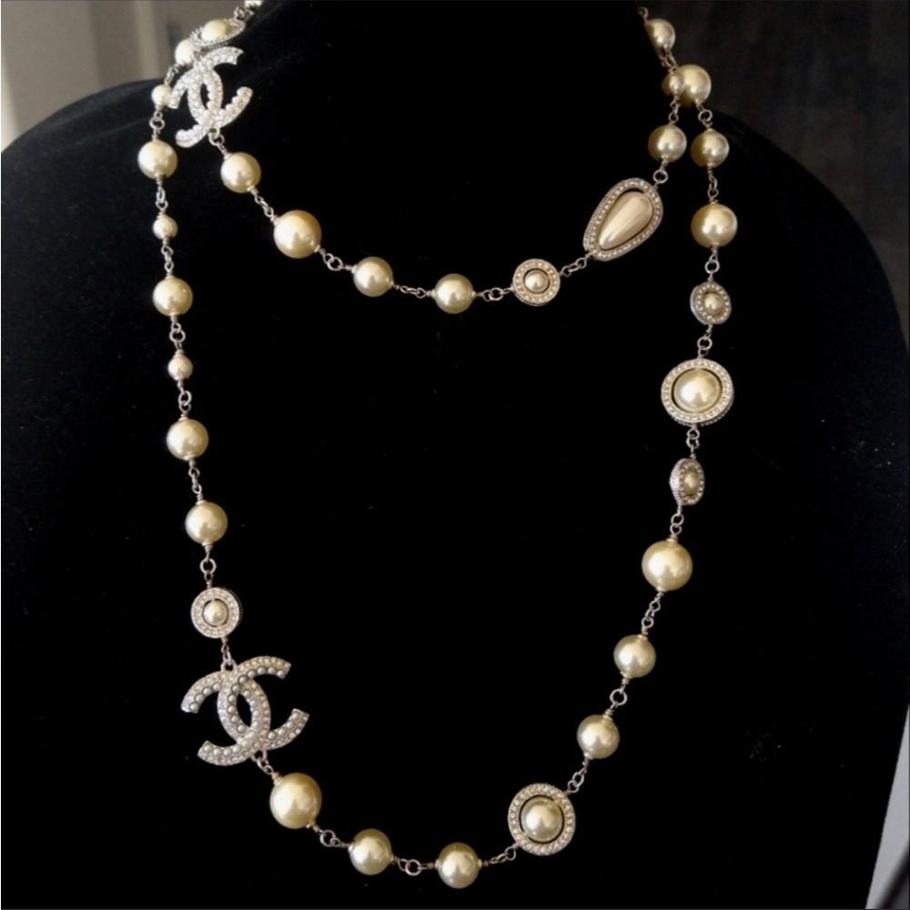 Chanel Authentic Long Faux Pearl Necklace - Picture 3 of 15
